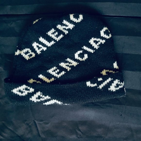 Balenciaga Archtype Allover Logo Beanie Hat in Black and White Camel Hair Wool - Picture 4 of 6